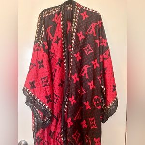 Silk thin kimono gorgeous on🔥🔥open size very long to the ground.